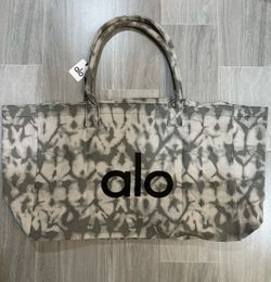 Alo tote bag