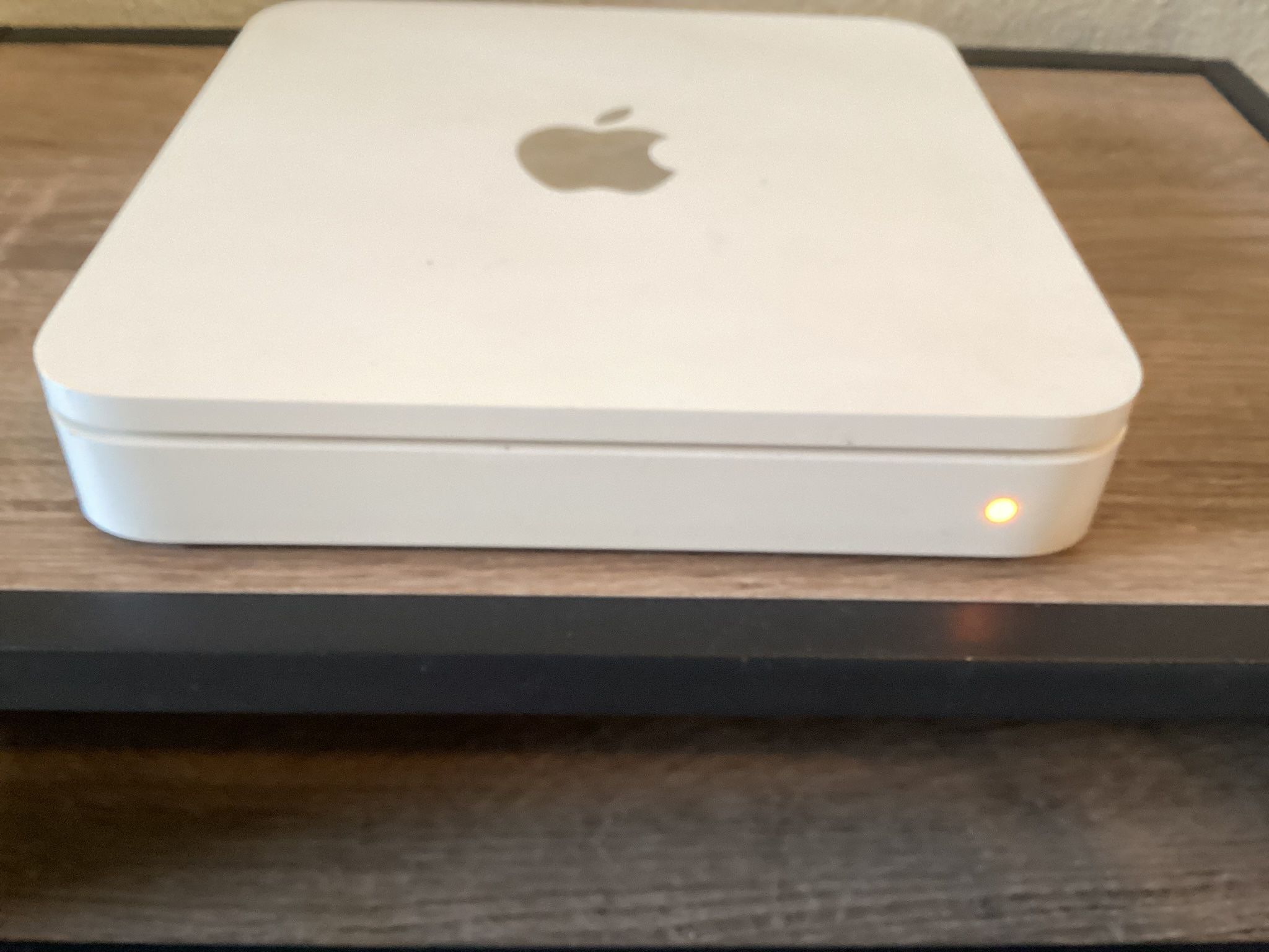 Apple Router/NAS- A1409.  Has 2 TB ( NAS). 