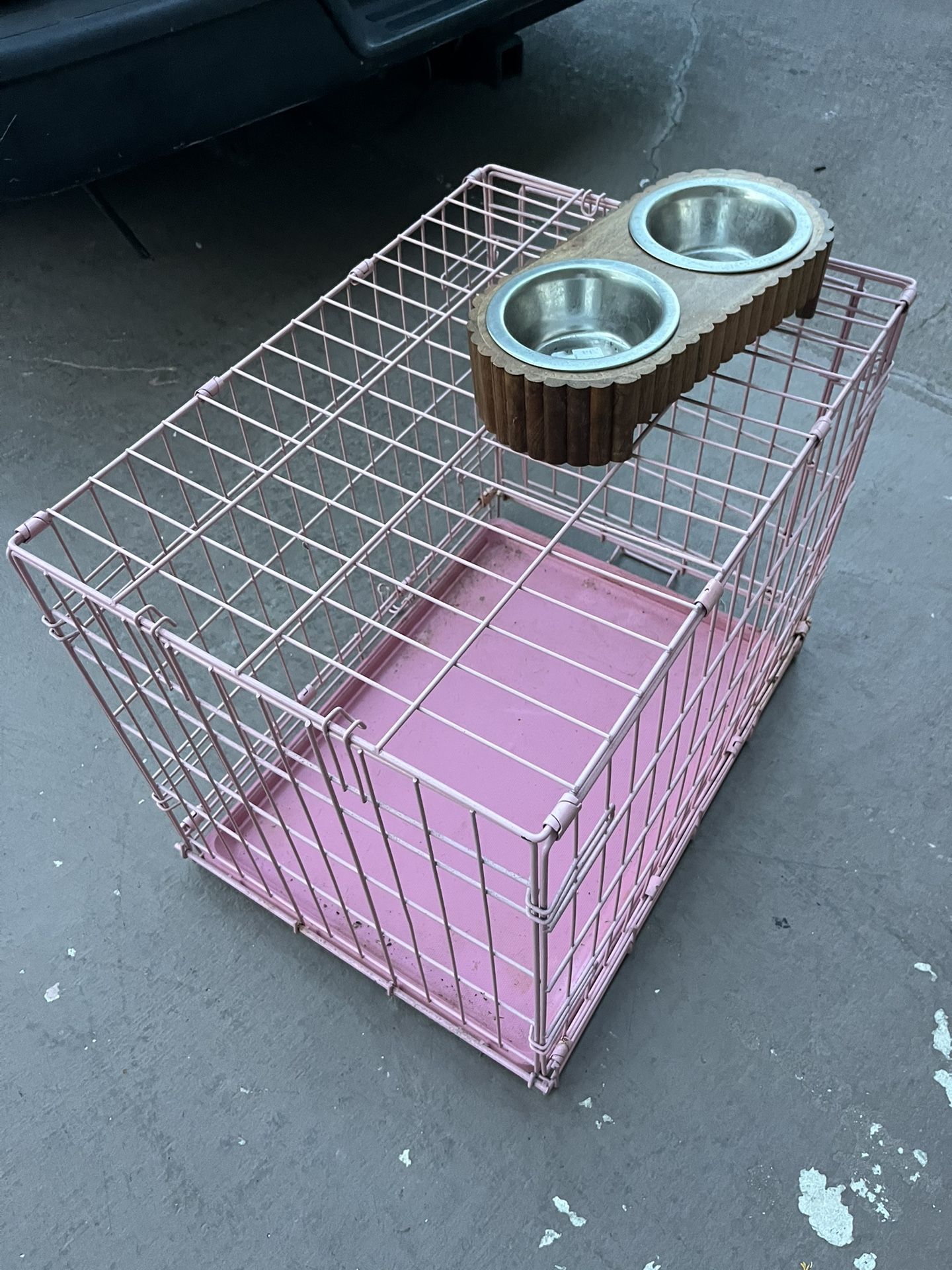 FREE 24” FOLDING CRATE IN PINK 