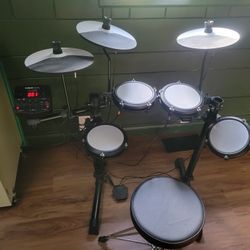 E Total Drum Kit Alesis 