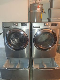 KENMORE WASHER AND GAS DRYER LAUNDRY SET