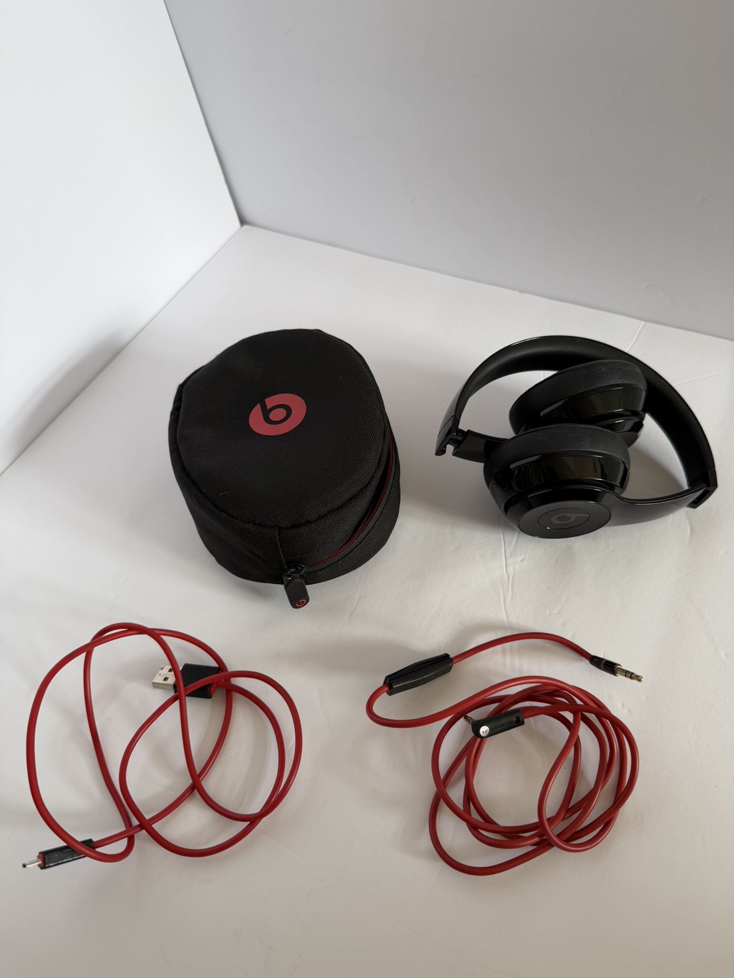 Beats by Dr. Dre Solo Black Wired Headband Headphones with Case & Cables