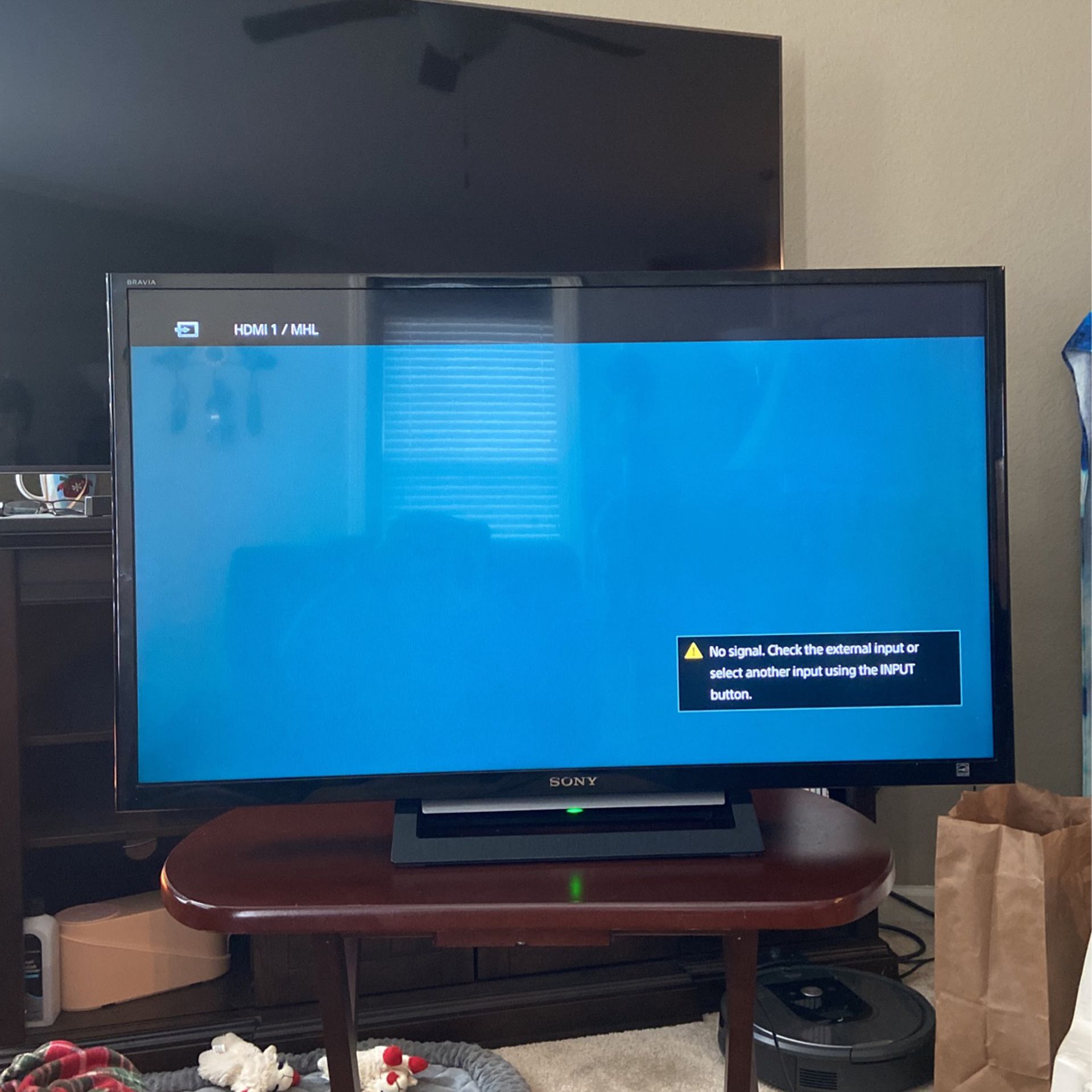 Sony television with wall mount hardly ever used