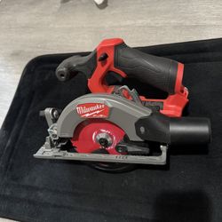 Milwaukee M12 5-3/8 In Circular Saw 