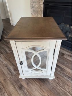 Farmhouse End Table