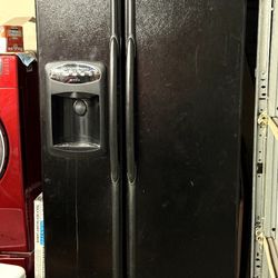 Refrigerator/Ice Maker