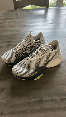 Women’s Nike size 7 leopard superrep