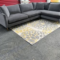 Sectional Couch!! Delivery Available 🚚!! Dimensions: 122” x 82” Length x 34” Height x 40” Depth 
