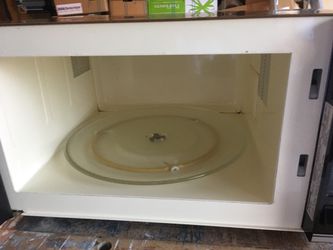 Insignia Microwave 17 X 12 X9.5 for Sale in Palm Coast, FL - OfferUp