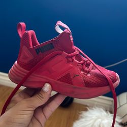 Red Pumas