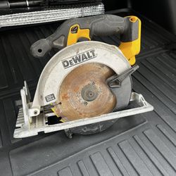 DeWalt 20V MAX 6-1/2 inch Cordless Circular Saw