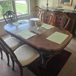 Dining Room & Hutch With 8 Chairs 