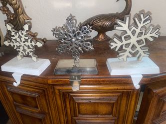 Snowflake Stocking Holder Set