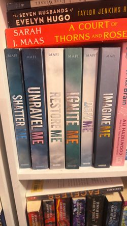 Shatter me Series