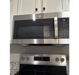 *NEW* GE OVER THE RANGE MICROWAVE 1.9 cu.ft.