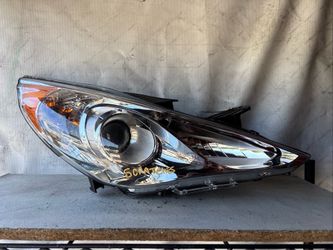 2011-2014 HYUNDAI SONATA  XENON HEADLIGHT PASSANGER SIDE OEM USED #7118