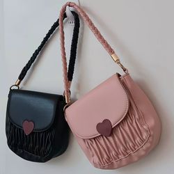 2 Exquisite pleated design with a braided strap Purses
