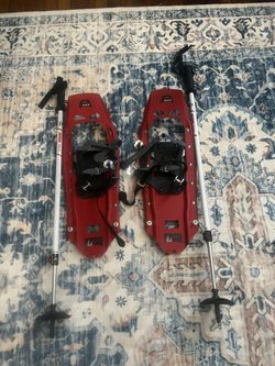 MSR Evo Trail Snow Shoes With MSR Poles