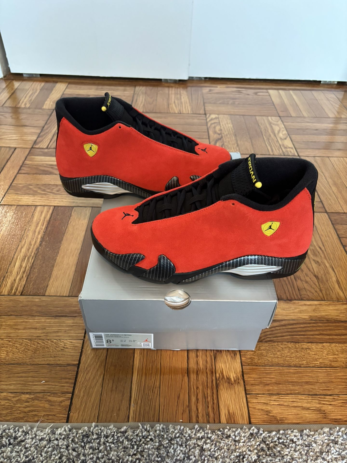 Air Jordan 14 Retro Ferrari 2025 Size 8.5 Men’s 