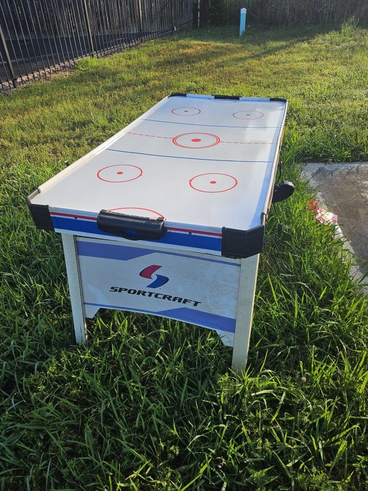 Air Hockey Table