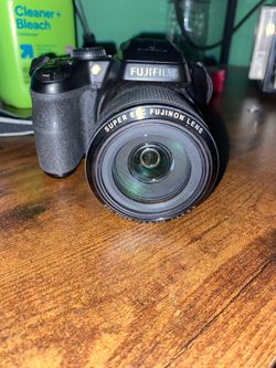 Fuji-Film  FinePix