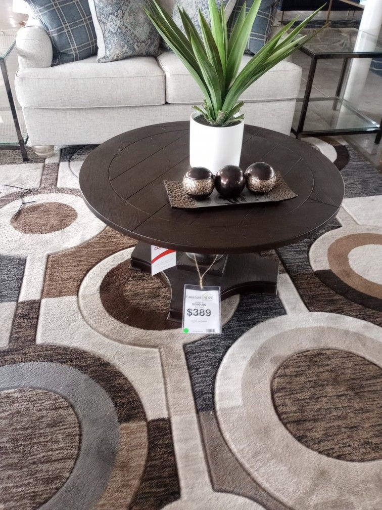 Nice Wooden Coffee Table ( Ask For Jose ) Furniture