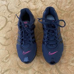 Ladies Nike Shox Size 8.5  $200
