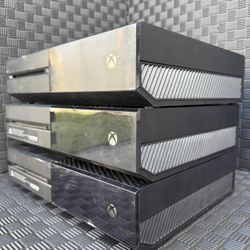 3 Microsoft Xbox One 500GB Console - Black (Tested)