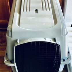 Dog kennel (excellent condition)