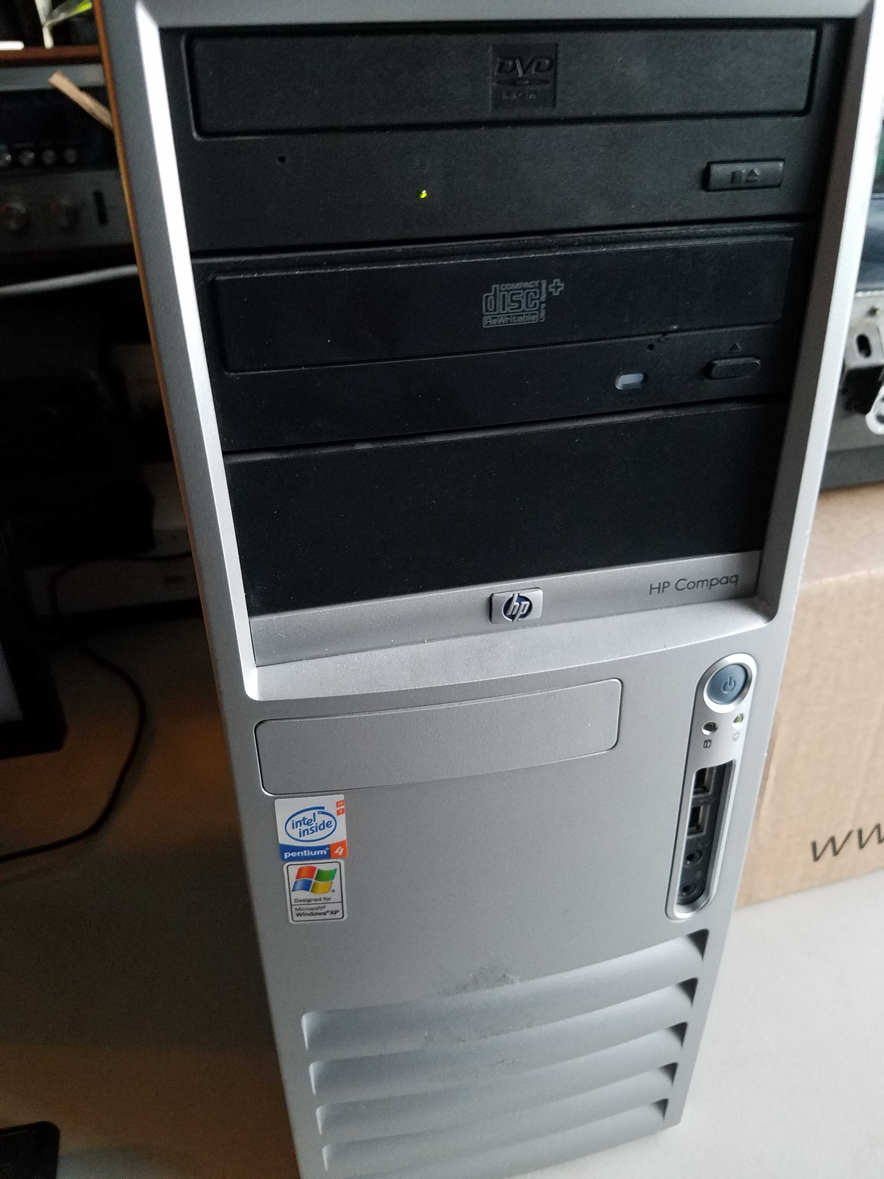 HP Compaq DC7600 PC Tower. Windows 7 Pro P4 3.2Ghz 3GB Memory