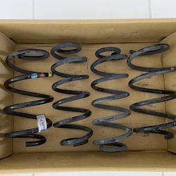 2015 Volkswagen Mk7 OEM Springs (parts)