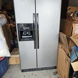 Whirlpool Side By Side Refrigerator $250