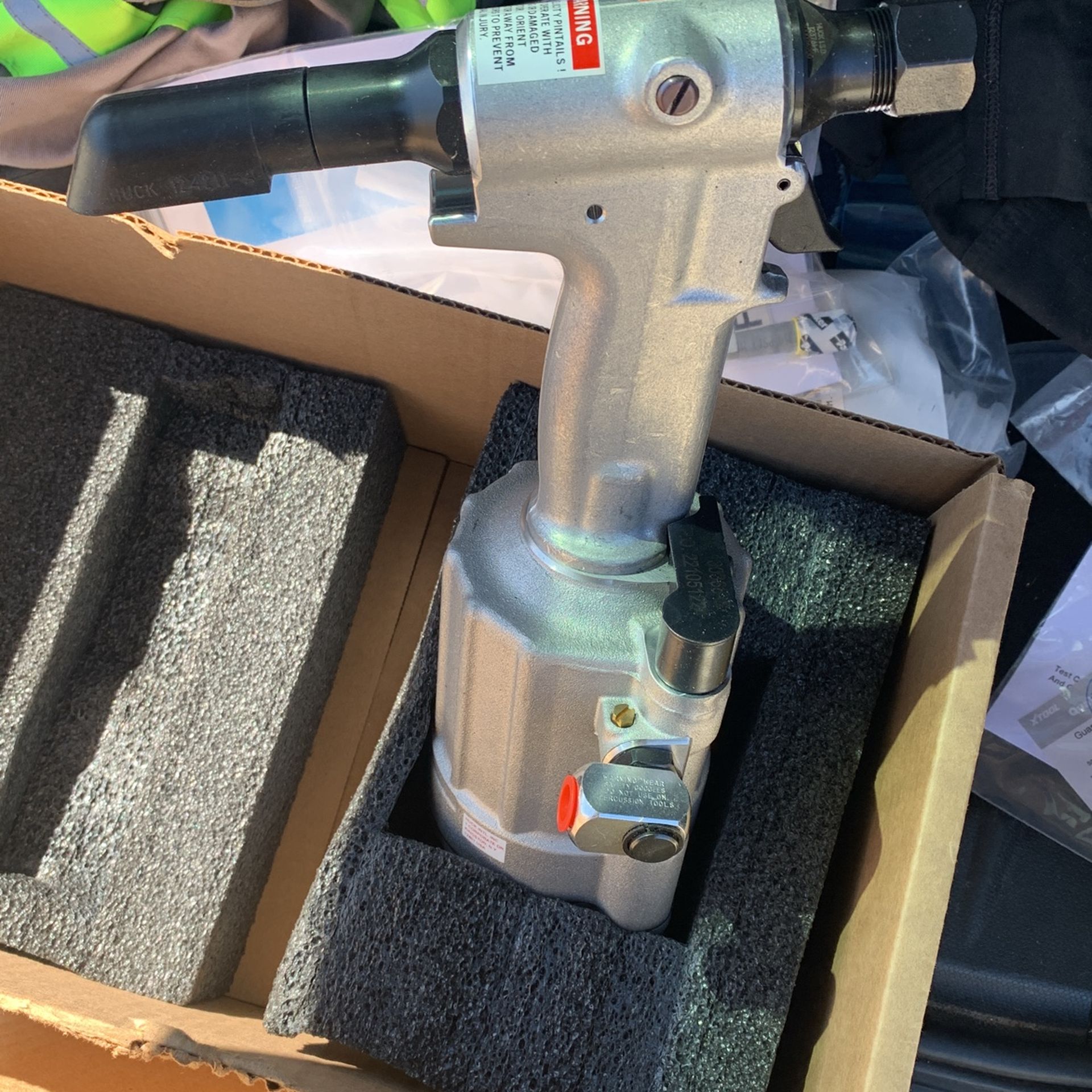 Huck 202 Series Pneudraulic Installation Tools