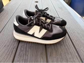 Women’s New Balance Size 8