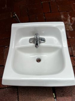 Wall-Hung Bathroom Sink - White Porcelain w/ Single Handle Chrome Faucet