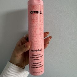Amika Mirrorball High shine shampoo