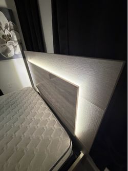 QUEEN EVELYN GREY WOOD BED -TUTTOMOBILI