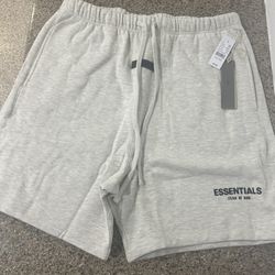 Essentials Shorts 