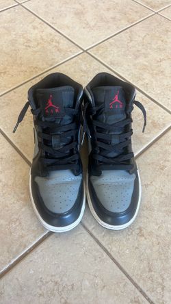 Air Jordan 1 shadow red