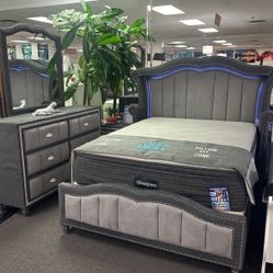 Limited Time Price😱Beautiful Grey 5pc Bedroom Set With LED Lighting $1299