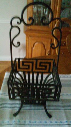 Black plant or candle holder