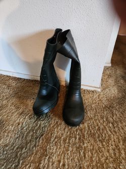 New Tingley Rubber Boots, Size 12.