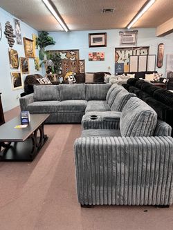 🔥Hot Deal🔥Brand New Sectional Couch with cup holder & Charger/Storage $999, Payment available, Delivery Available