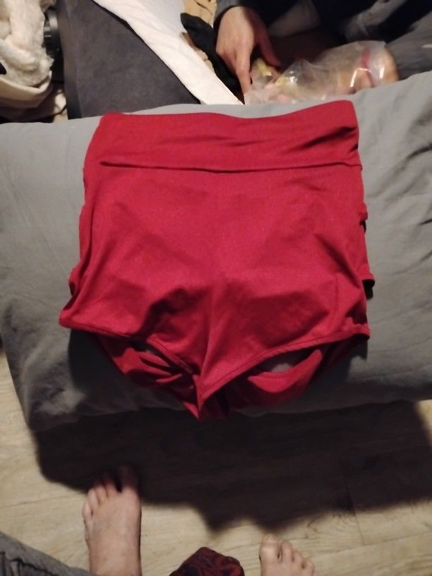 New Never Worn Queen shorty Shorts, Size Small