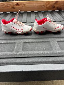 Nike Girls softball cleats