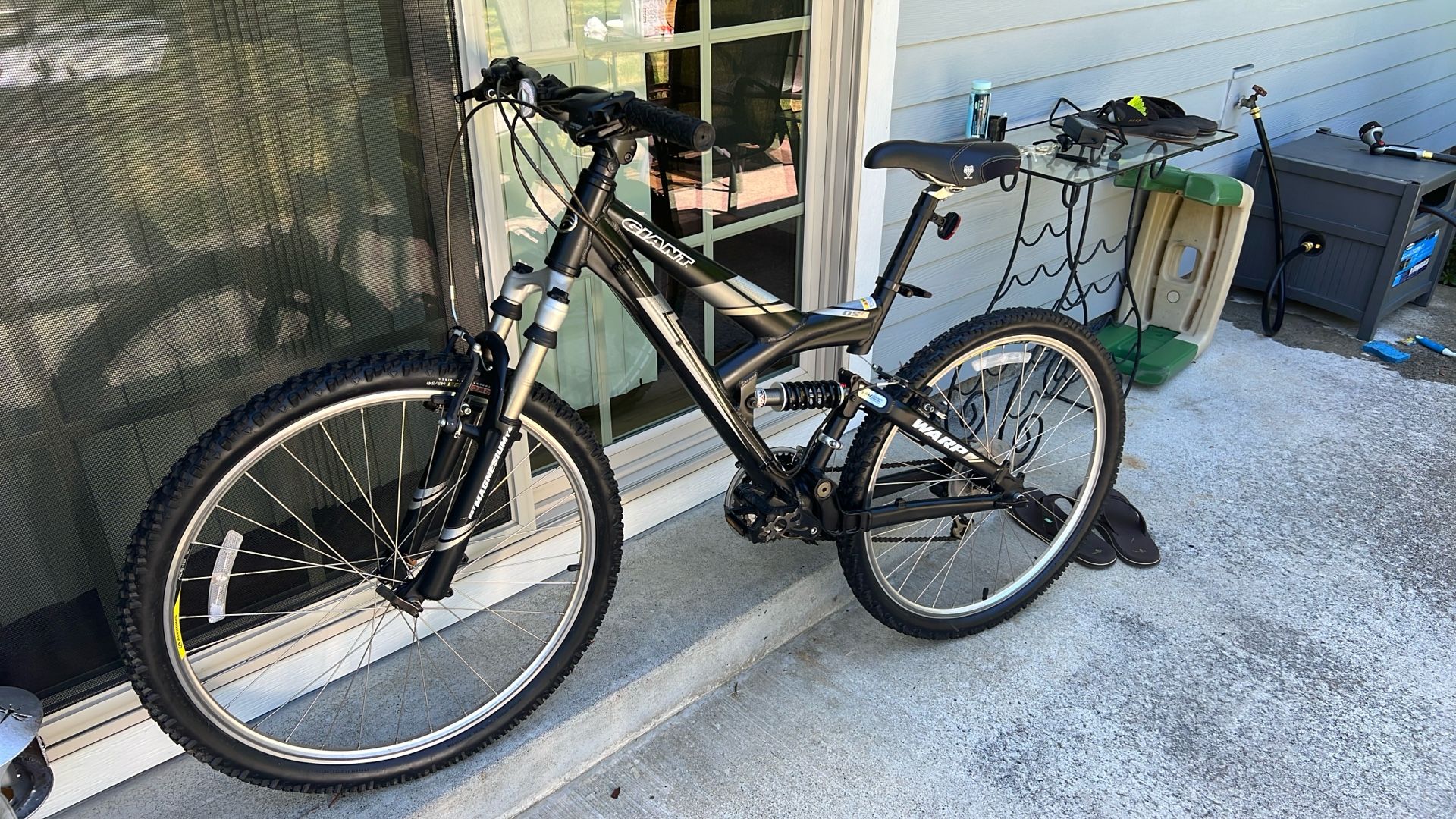 Brand New,GIANT Full Suspension 24 Speed Bike
