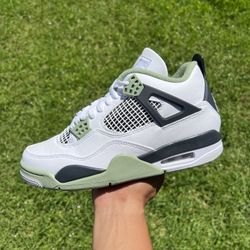 Air Jordan 4 “Seafoam” 🐚🪸 Various Sizes