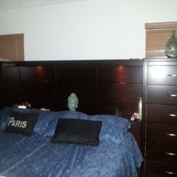 Bed King Size