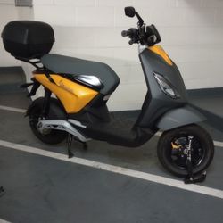 Vespa Piaggio Electric Scooter