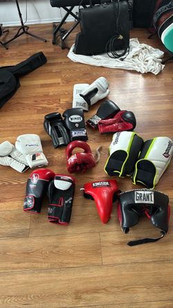 Boxing Gloves & Training Equipment – Entire Lot